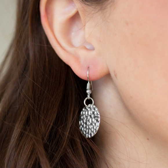 Paparazzi Works Every CHIME - Silver - Necklace & Earrings - Picture 2 of 2